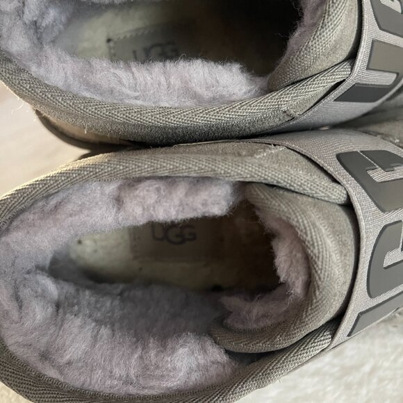UGG S/N1111730 Neumel 11 Graphic Women's Gray Boots Size: 7 - Picture 10 of 16